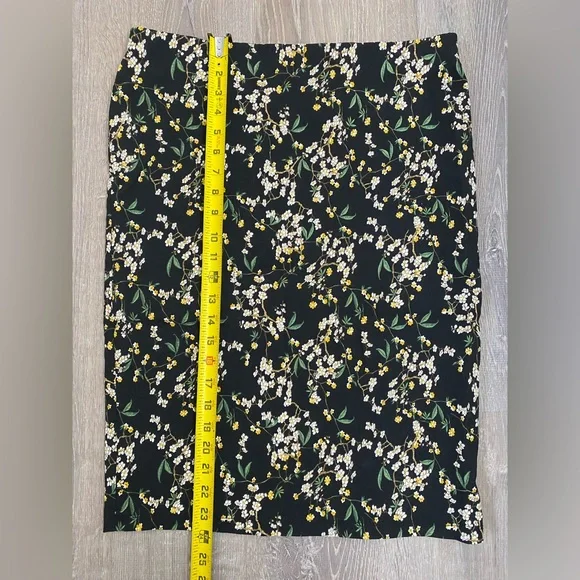 Jules & Leopold Black Stretch Floral Pencil Skirt | Size L - Picture 6 of 7